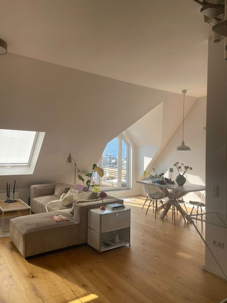 2-Zimmer-Maisonette-DG Wohnung mit 3m Deckenhöhe und Balkon